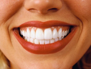 "DENTAL.P.R.O.: Odontologai kritikams: naudojant saikingai, fluoras labai naudingas