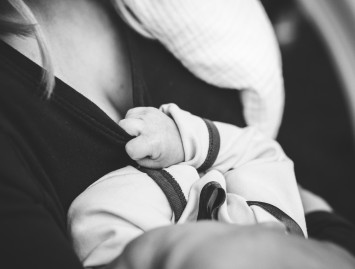 Mastitas dažnesnis pirmą kartą pagimdžiusioms moterims