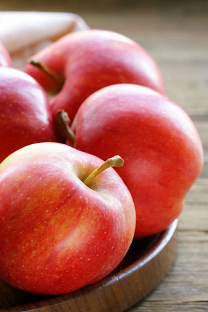 Kimo Protasovo dietos metu galima valgyti obuolius