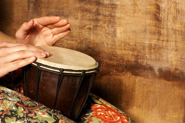 Muzikos terapijoje taikomi įvairūs instrumentai Muzikos terapijoje taikomi įvairūs instrumentai