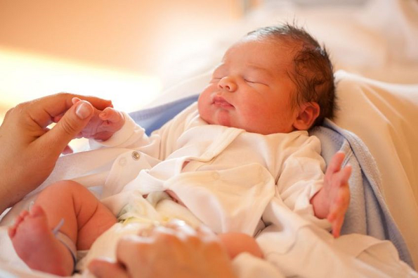 Naujagimiui palanki ligoninė galėtų būti alternatyva gimdymui namuose