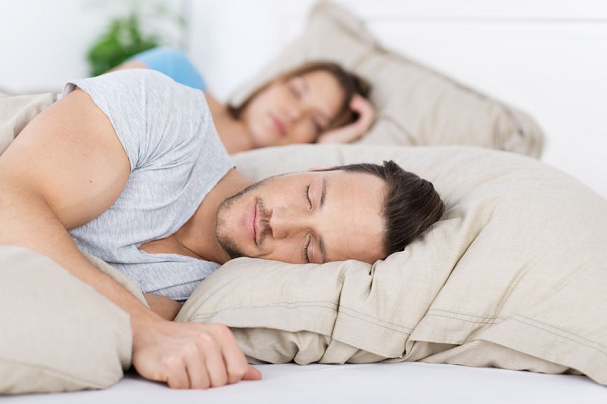 Suaugusiam žmogui reikia miegoti po 7–8 val.