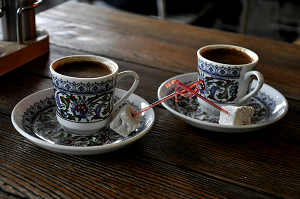 Turkiška kava įprastai geriama tik po pietų