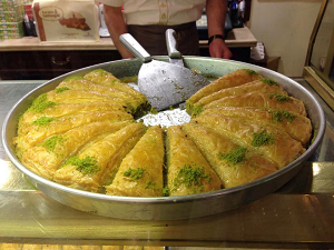 Turkiškas desertas baklava turi pusšimtį skirtingų variantų